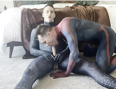 Spider-man And Evil Spider-man Fuck Bareback Raw And Breed Pussy