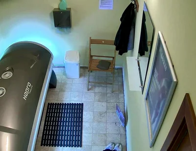 Czech Gay Solarium 17 Muscled Twink Bares Down for the Cam