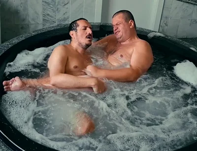 Betrayal in the Jacuzzi Heavyhitterboxer’s Savage Battle