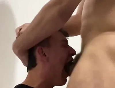 Versatil XXX gay deepthroat