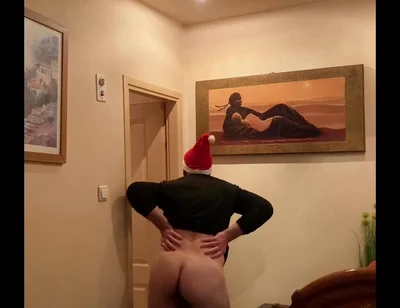Mature Man Showing His Ass