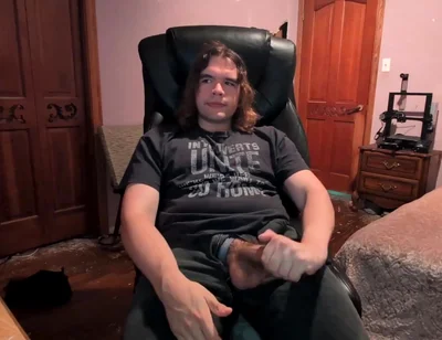 I Got Really Horny While Browsing!