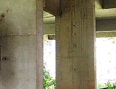 Ugly a Big Dildo in My Ass in Construction