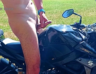 Cumshots of Slave Gis