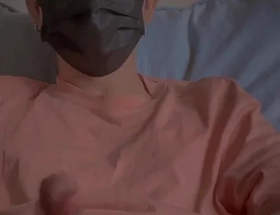 Minimal Room Sitting Solo - Clean & Simple