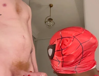 Hot Bottom Gives a Blowjob to a Thick Top