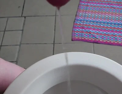 Nylonjunge Pisses on the Morning of New Year