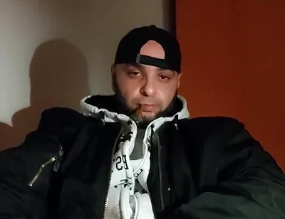 Dirtyjunkbro Is Bored He's Looking for Buddies