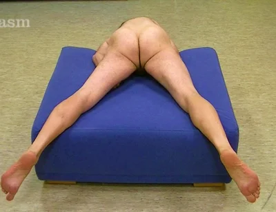 Nacked Hump Masturbation in a Basement