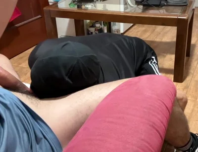Dominant Jock Spreads His Legs and Gets Deepthroat