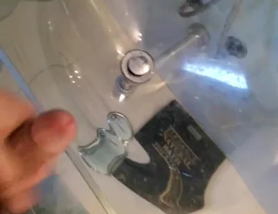 Hot Guy Jerks off Moaning in the Mirror