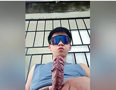 Pinoy Fuck His Tight Toy In Front Of Garage Daks Jakol Ungol