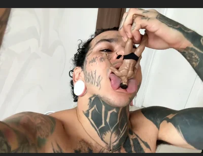 The Little Human Enjoys Being on the Giant's Cock and Is Then Devoured.