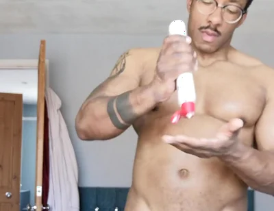 Moisturising My Body. Amadeus Mode