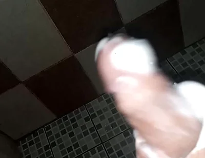 Guy Takes the Shower to Masturbate