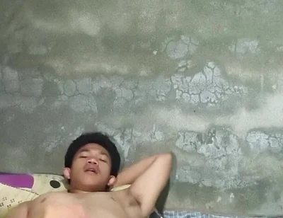 Filipino Twink Gets off for Daddy's Pleasure