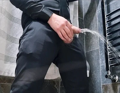 Amateur Elegant Cumshot (italian) Moaning and Intense Handjob with Strong Orgasm - Sexy and a Huge Cock