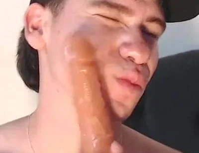 Fucking Me with a 20 Cm Dildo and Then I Put It in My Mouth