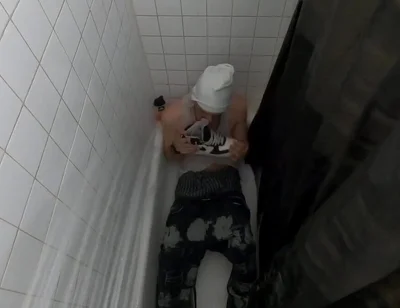 Wet skater gear sagger