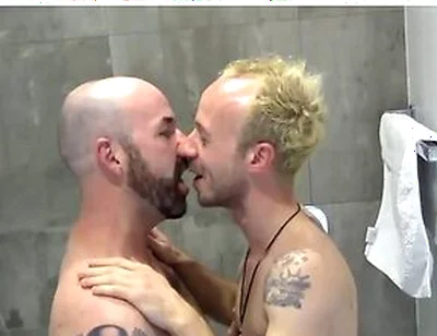 Australian Gay Tyler And Jaxon Enjoys Bubble Bath Fucking