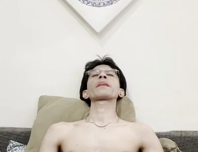 Cute Twink Love to Jerk His Big Dick!