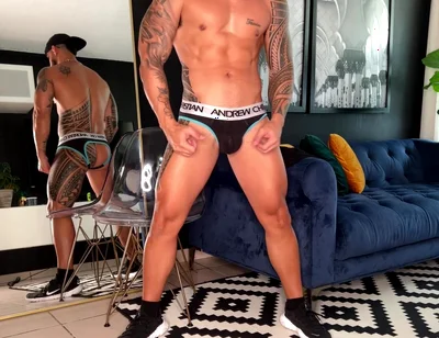 Pumping My Nipples Before Hit the Bars at the Gym Joan Ortiz / Ortizjona