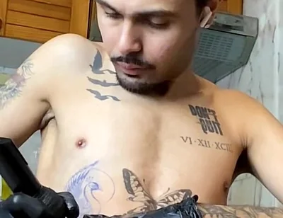 I Went to Get a Tattoo, Got a Hard Cock and Jerked off Until I Came