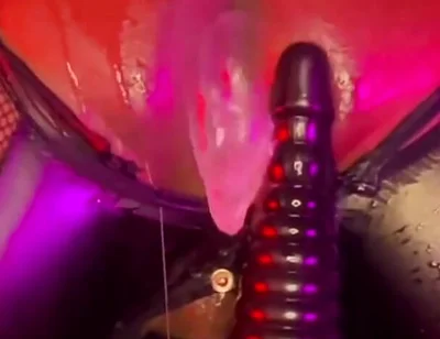 Bouncing and Farting on Dong