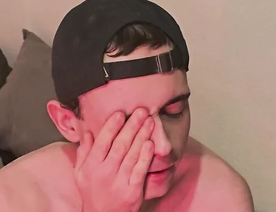 Twink Shoots a Huge Load on His Face!