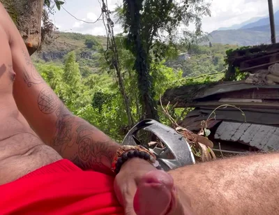 I Was Walking and Ended up Masturbating in a Public Place