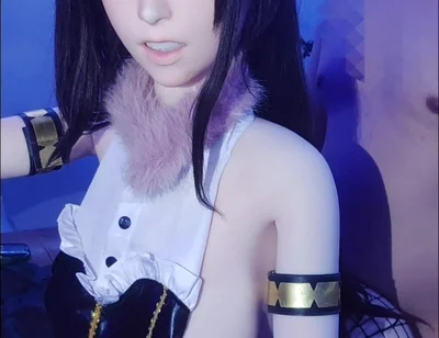 After Dark at the Honey Bee Inn. Tifa's Buzzing for You!