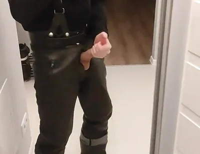 Gay Army Men Fuck. I'm in Rubber Boots and Leather Pants