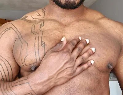 Who Loves a Chest Bounce and Nipples Play.