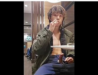 College Student 18+ Masturbating At Mcdonalds And Cum A Lot