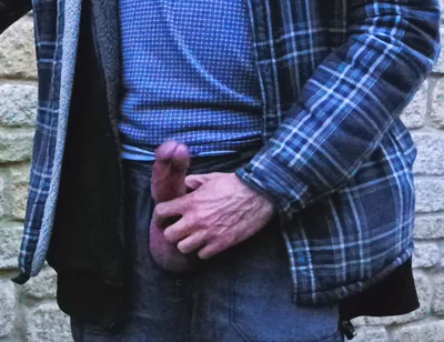 Big Uncut Cock Wanking and Cumming for the Neighbours Again - Rockardglans