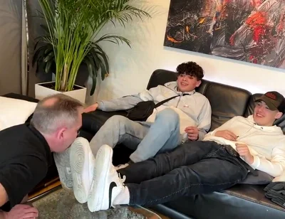 Teen sneaker masters boys