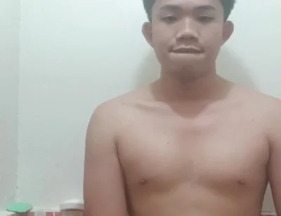 Horny Filipino Is Horny and Lets It Out