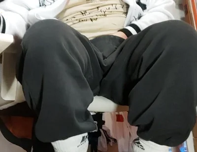 Dirtyjunkbro Spreads Her Ass