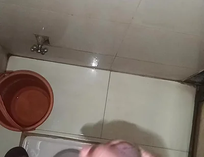 Desi Boy Jerk off on Toilet Masterbet in the Toilet