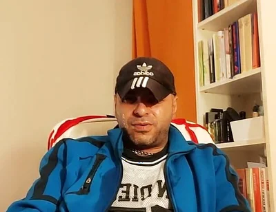 Dj Bro Pissing in Front of the Pc and Wet Pants VR the Mirror