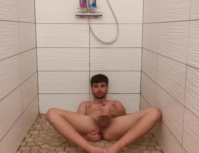 Masturbating Before the Shower - Beepied