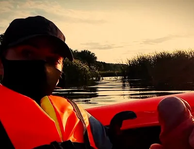 Memories of the Past Summer. Twink Jerks off Her Cock in the Middle of the River