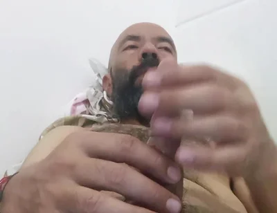 Solitary Caricia Ends in Pussy Cum Flood