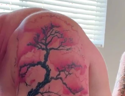 Tatted Dude Fucks Muscle Bottom