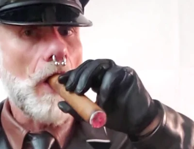 Bluf Smoking