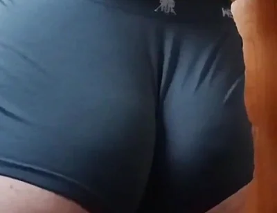 I Love to Show My Big Ass in the Bathroom