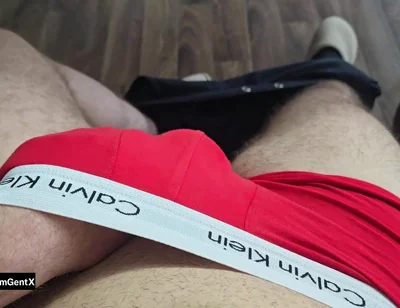 Hot White Guy Jerks Off in Pyjama Outfit After Waking Up Live on Stripchat PhantomGent