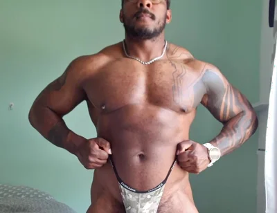 Raw Clip Posing in a Thong You Like What You See