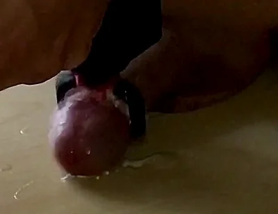 Masturbation with a Hair Tie and a Vibrator Until Cum!