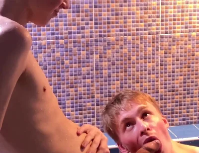 Teenage twinks Matty and Aiden blowjob in the swimming pool